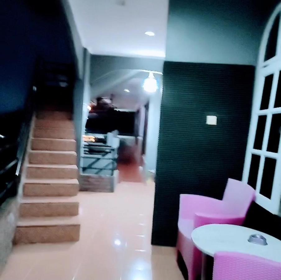 Villa Raung Indah Tretes Prigen Екстериор снимка