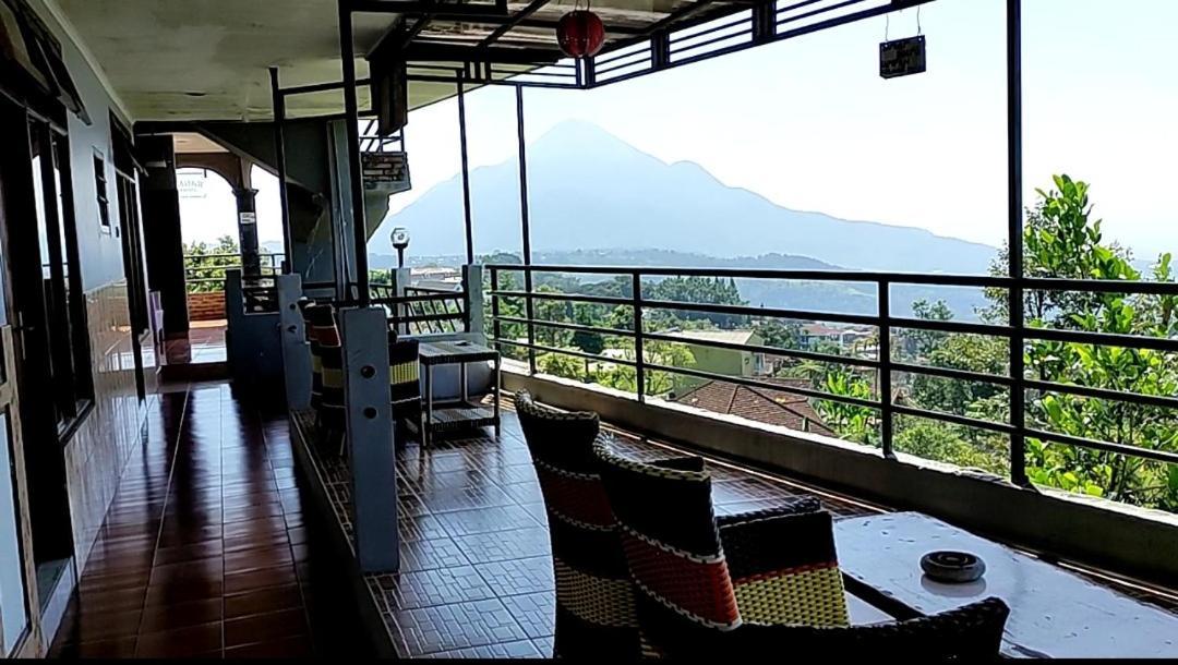 Villa Raung Indah Tretes Prigen Екстериор снимка