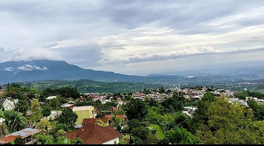 Villa Raung Indah Tretes Prigen Екстериор снимка